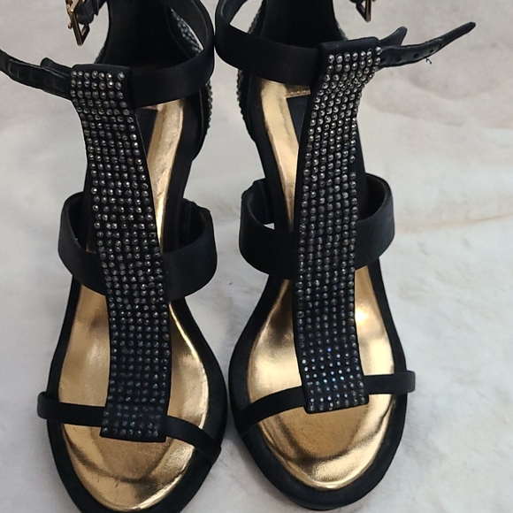 BCBG MaxAzria heels - Picture 8 of 10